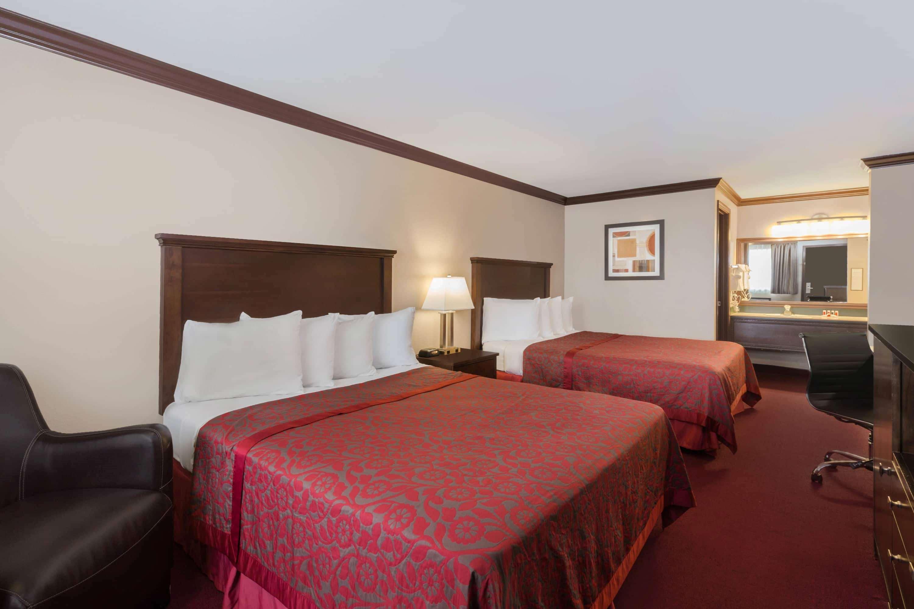 Days Inn By Wyndham Auburn Dış mekan fotoğraf