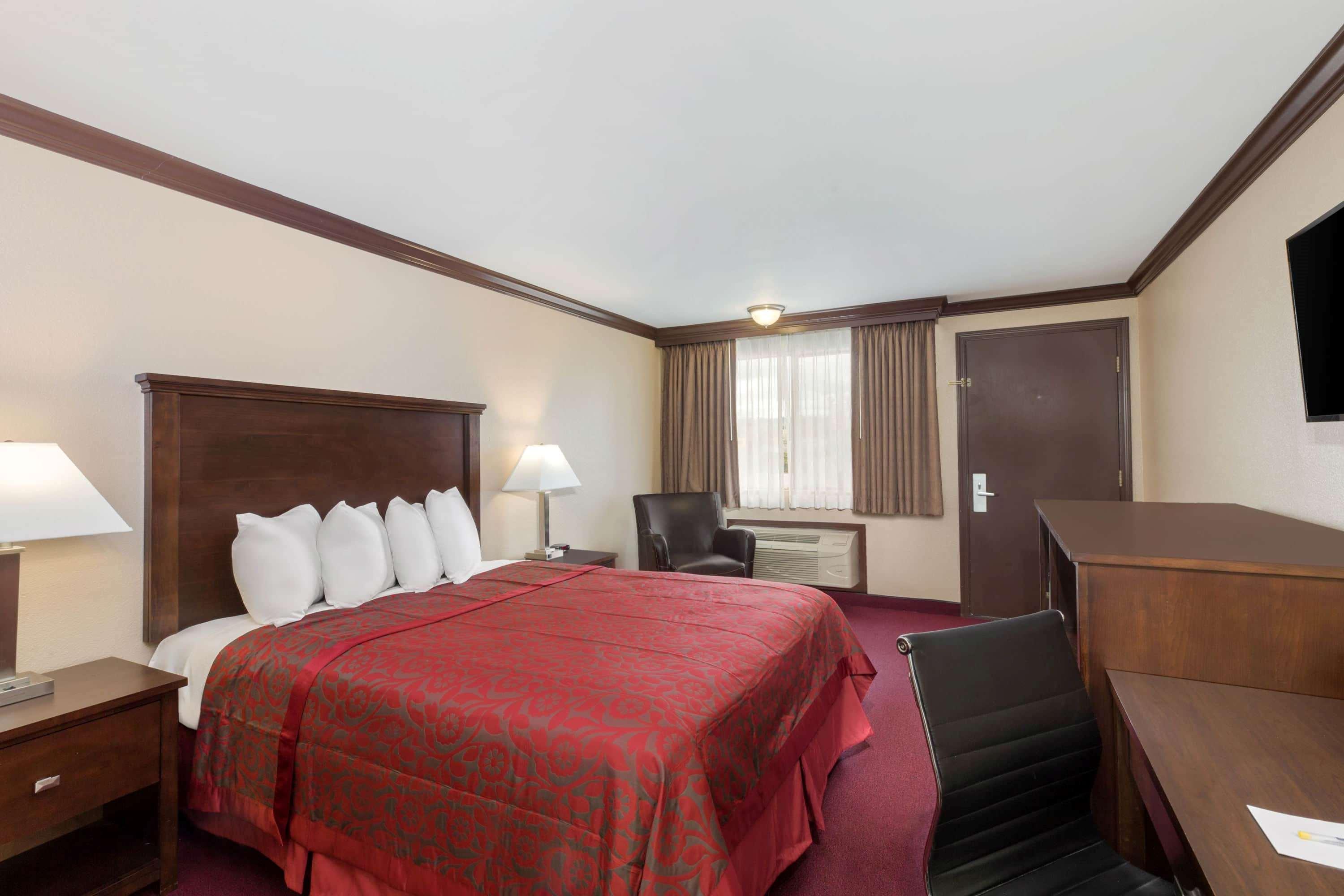 Days Inn By Wyndham Auburn Dış mekan fotoğraf