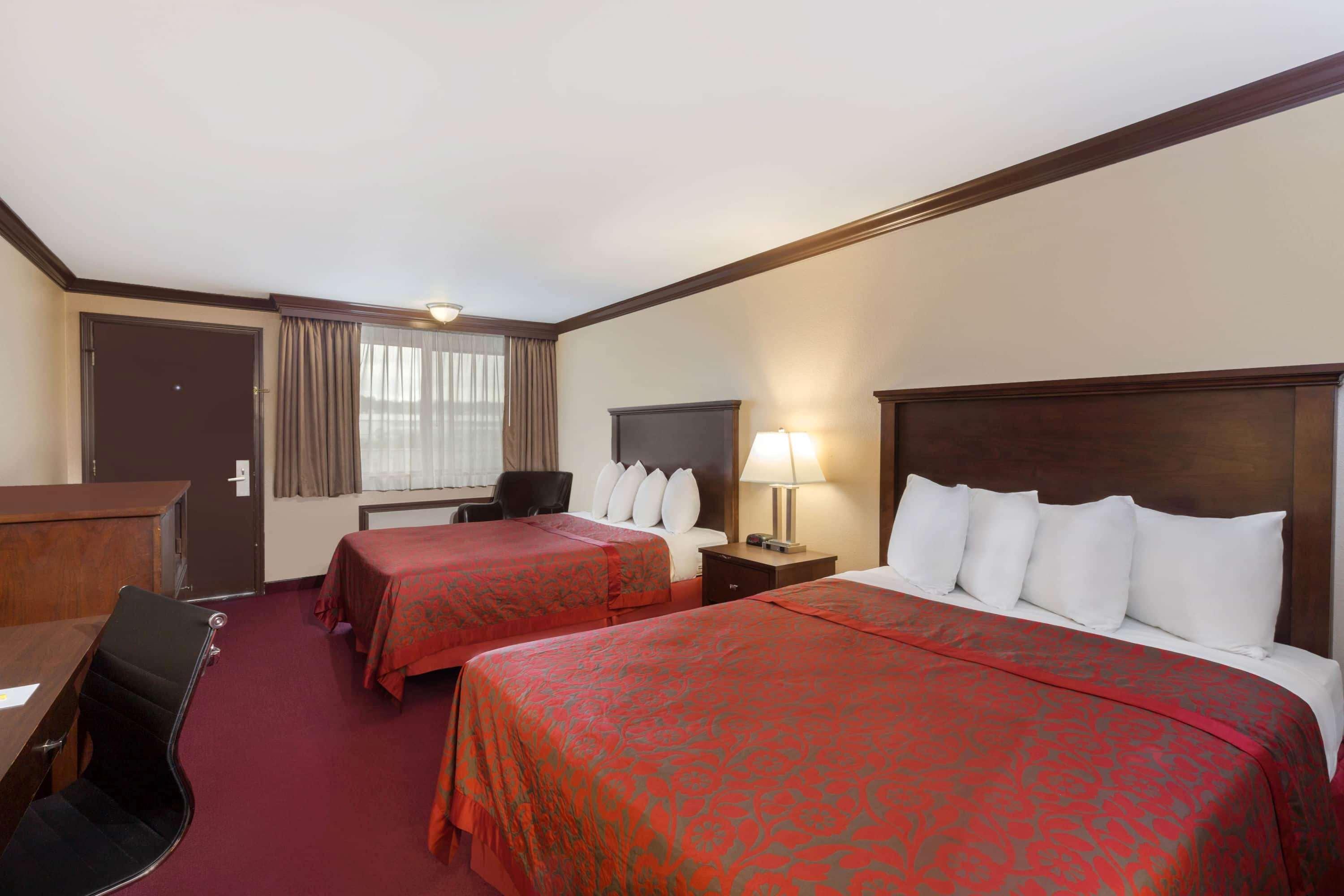 Days Inn By Wyndham Auburn Dış mekan fotoğraf