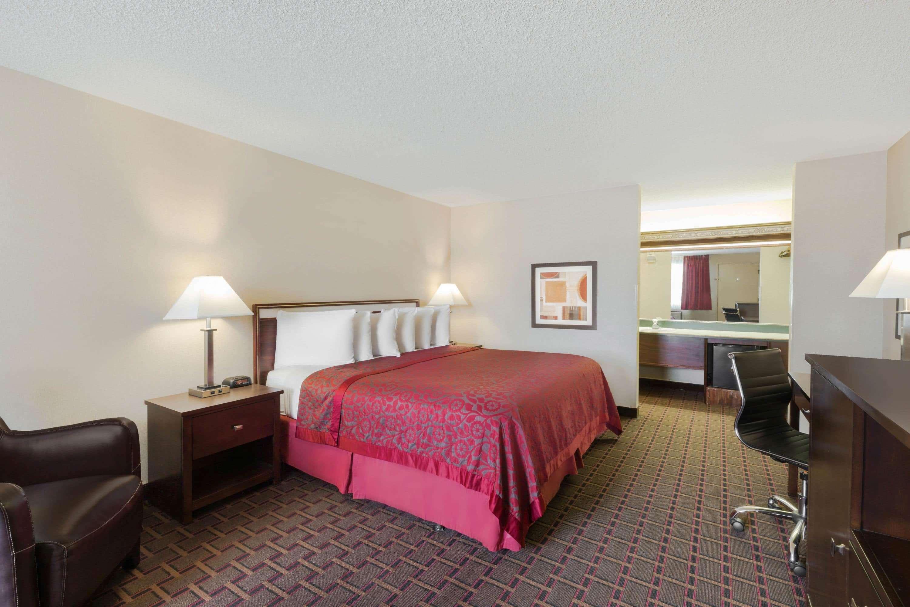 Days Inn By Wyndham Auburn Dış mekan fotoğraf