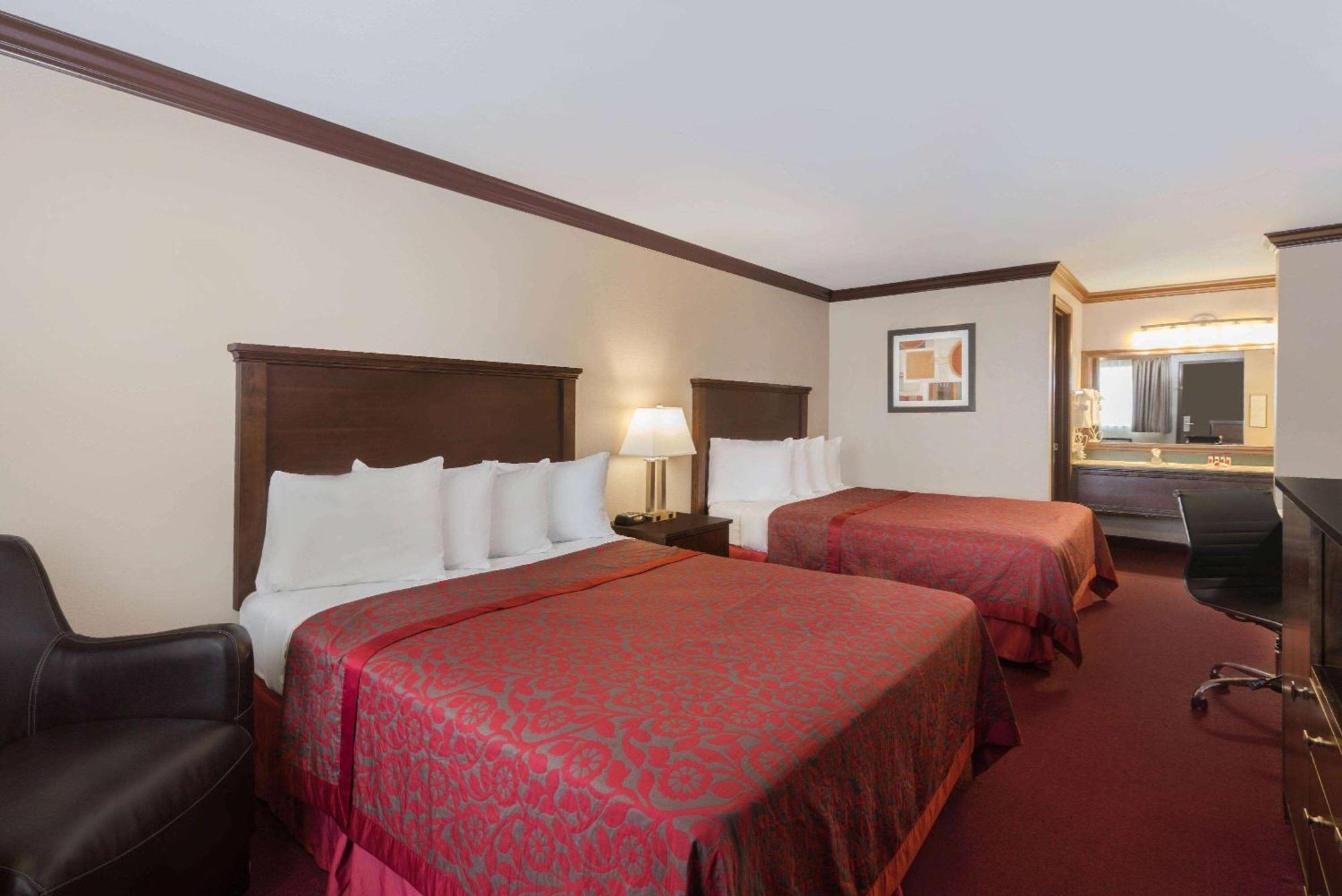 Days Inn By Wyndham Auburn Dış mekan fotoğraf